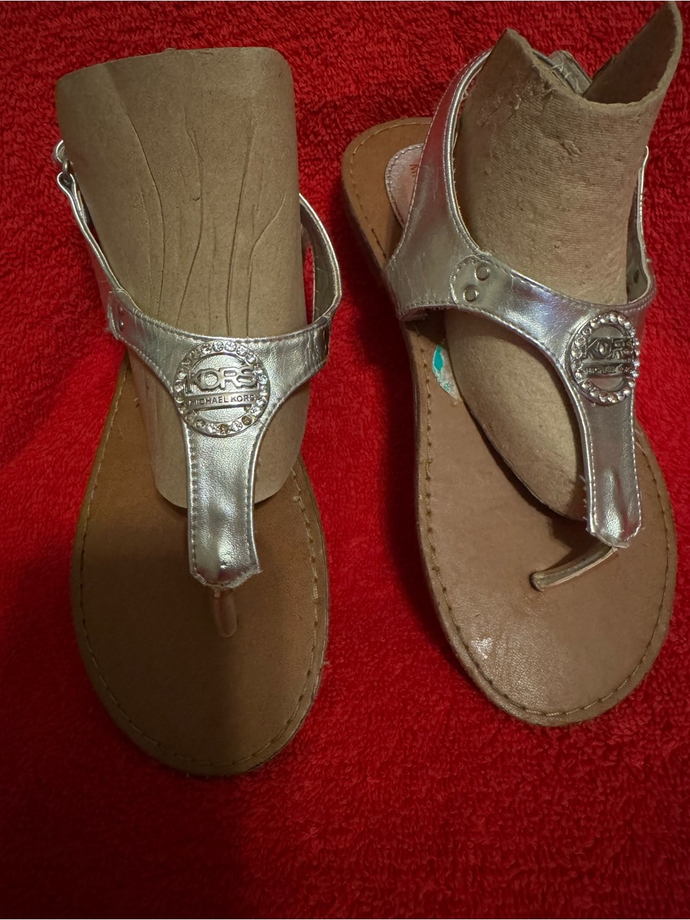 Michael Kors Girls Sz 3 Metallic Silver Thong Sandals GUC😊😊